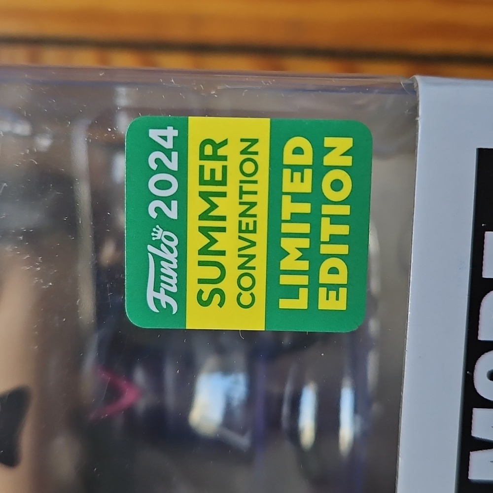 Funko POP! Edna Mode #1452: 2024 SDCC SHARED EXCLUSIVE - Picture 2 of 9